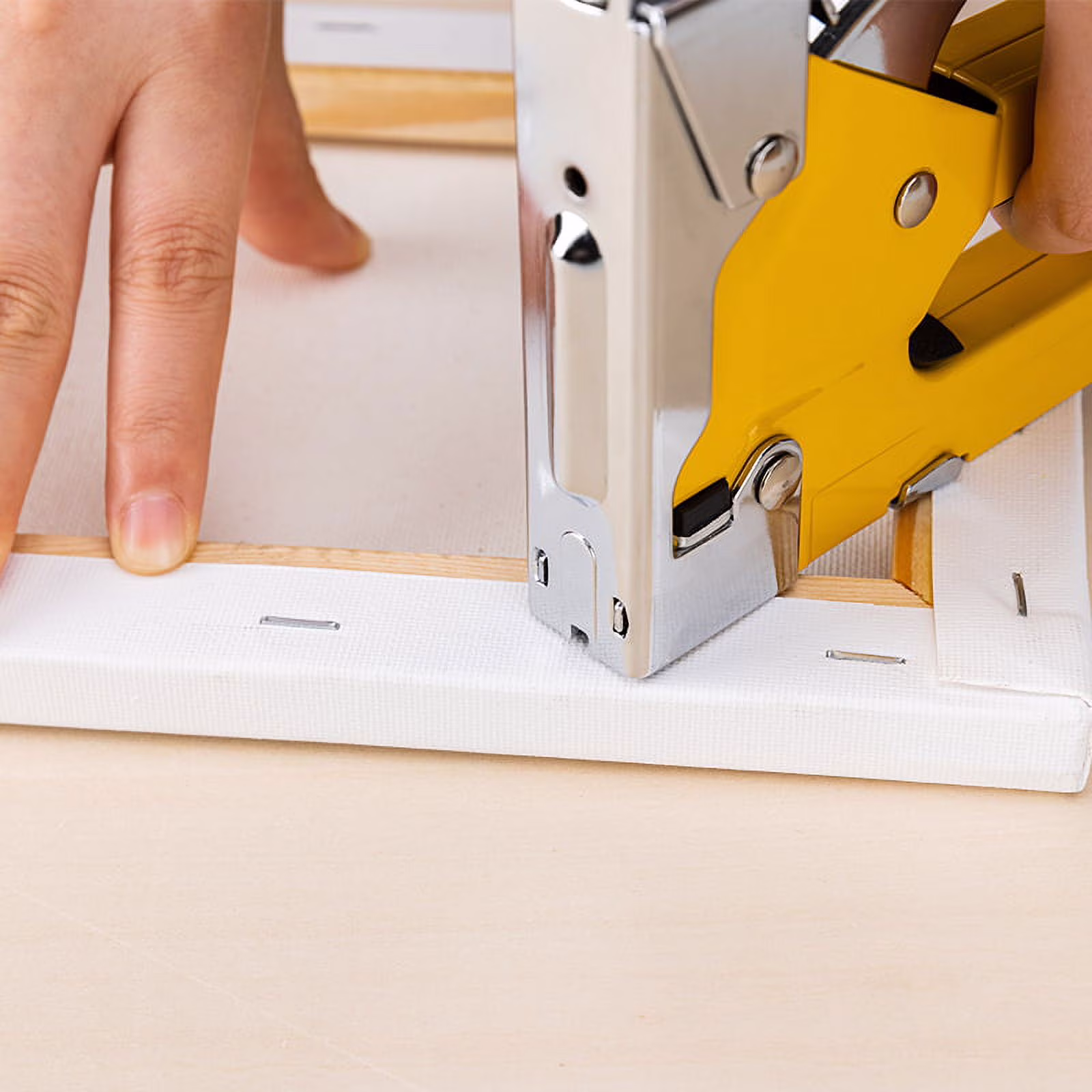 10433f09f6462ef339570a6ff02d63ba07f09f262a59c1b072fb46bf0e90b203 Deli Staple Gun, Heavy Duty Staple Gun, 3 in 1 Manual Nail Gun with 6000 Staples(D, U and T-Type), for Upholstery, Material Repair, Carpentry, Decoration, Furniture, DIY