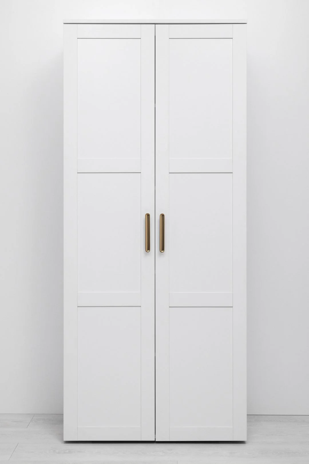 197954bfc3ea84b540dc76008a01c6e6eaaa98f3a1f49886d95dd11c58ba0181 STOCKHOLM UNIVERSAL STORAGE CUPBOARD - HAMPTONS - DECO GOLD HANDLE