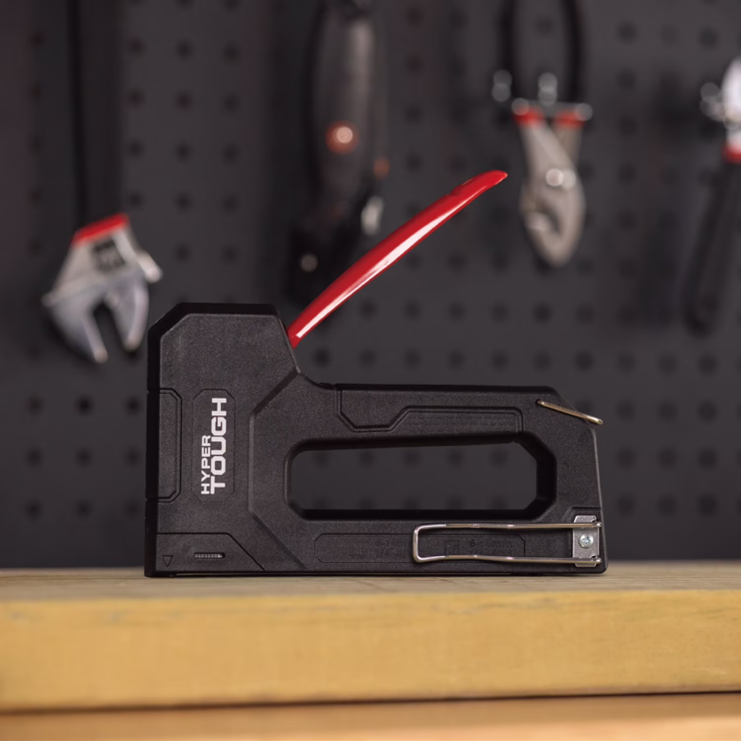 2eb3cd7611ebdd1ee689131091d92a5f2e1c7bd67bffe7abad7c283b9d928af1 Hyper Tough Staple Gun for Heavy & Light Duty Staples