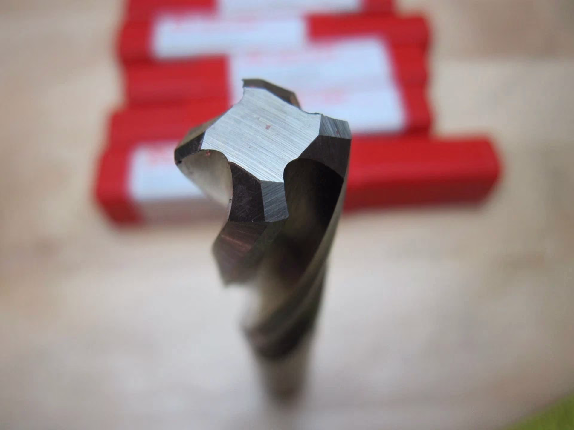 4f1f5c584fe4f723f681500069a6ba1115bb2ed943f0b83c88f516a935dcbd46 KNACK - Melcut 0.5312" Hss 4 Flute Core Drill 3.75" Oal Rh Cut
