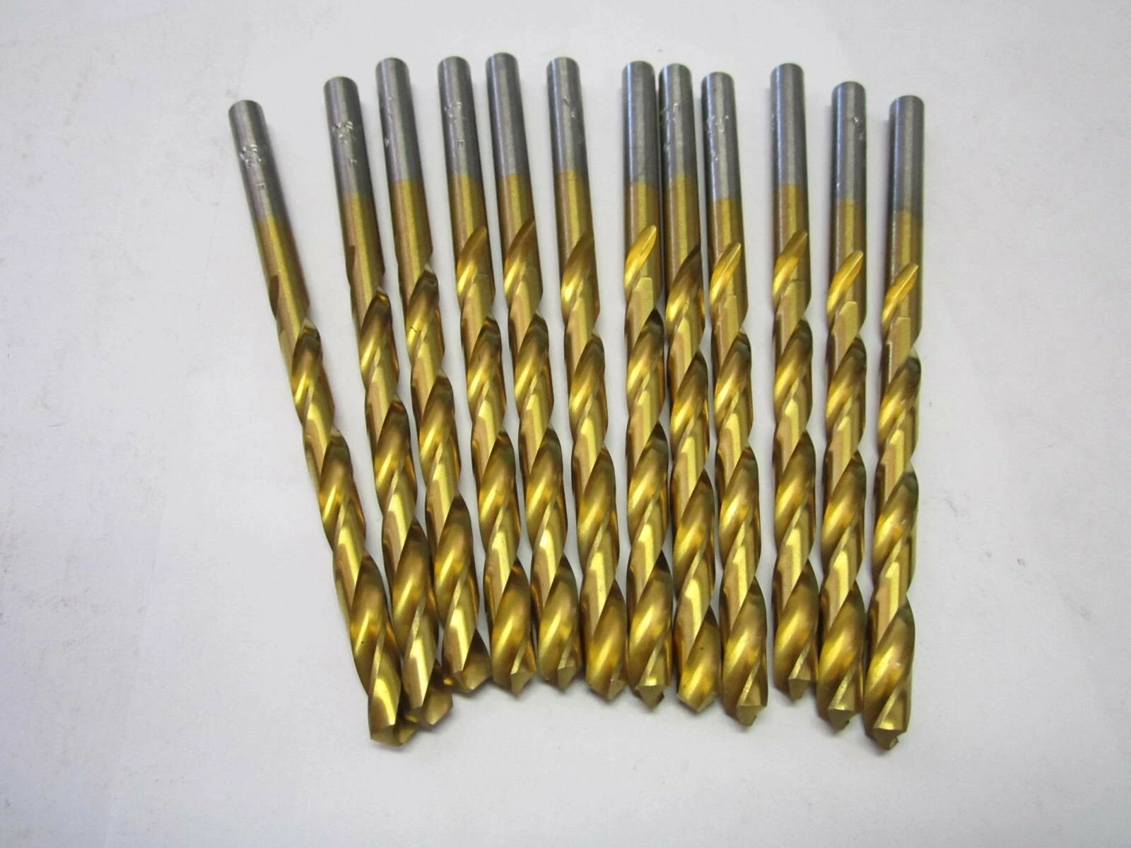 5a35db98e032d16977c175f25cc8bff7d9d8a670817275fefcfd793212f1bc3a KLYNE - Lot Of 12 #4 High Speed Jobber Drill Bits, 118 Degree Tin Straight Spiral