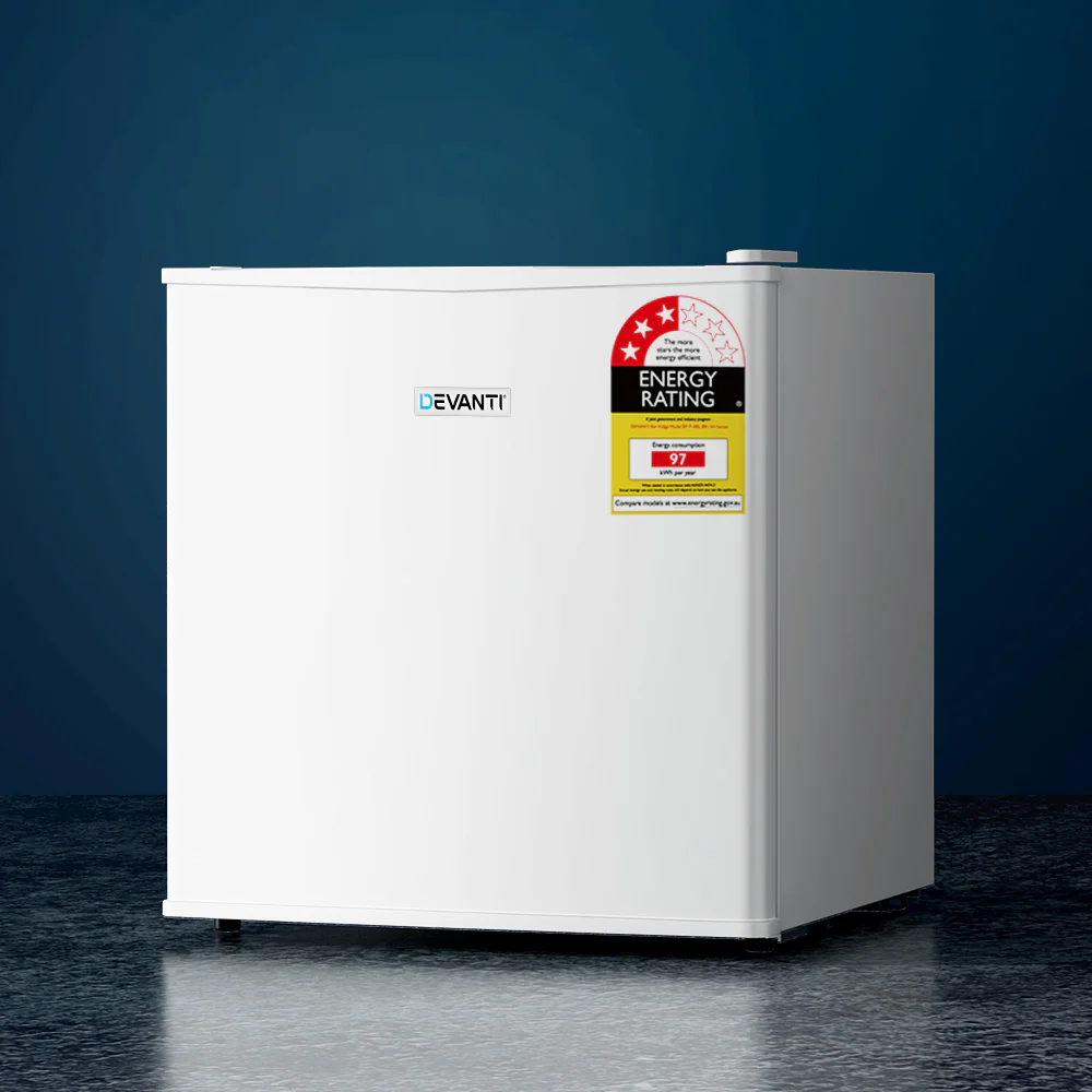 8026f3a4a9e3d5975c807aa6f52b1af47dab876c1a252d05739f554736f5fa05 Devanti 48L Bar Fridge White