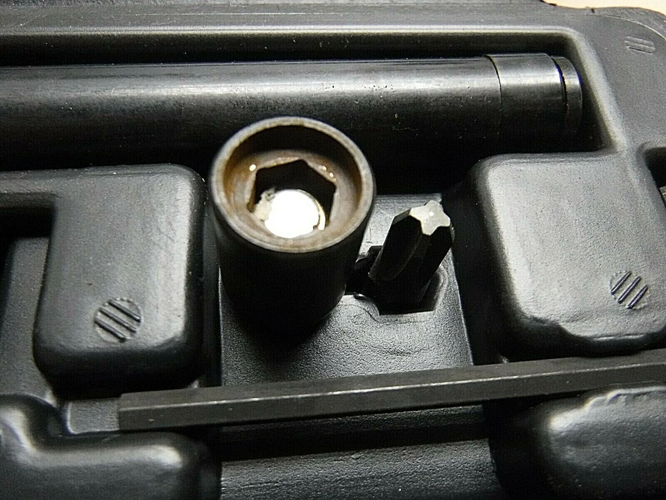 8cb90816ab3fc9077b48958aae7111bad0261e64259a7ddcc741ca927b362919 Simpson Ttn2T01 Ttn2Install Titen Drill Driver Bit Tool 1/4 5/16 Holder Masonry
