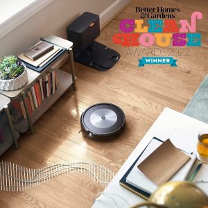 Roomba j7+ Self-Emptying Vacuum Cleaning Robot (Renewed)(Black)