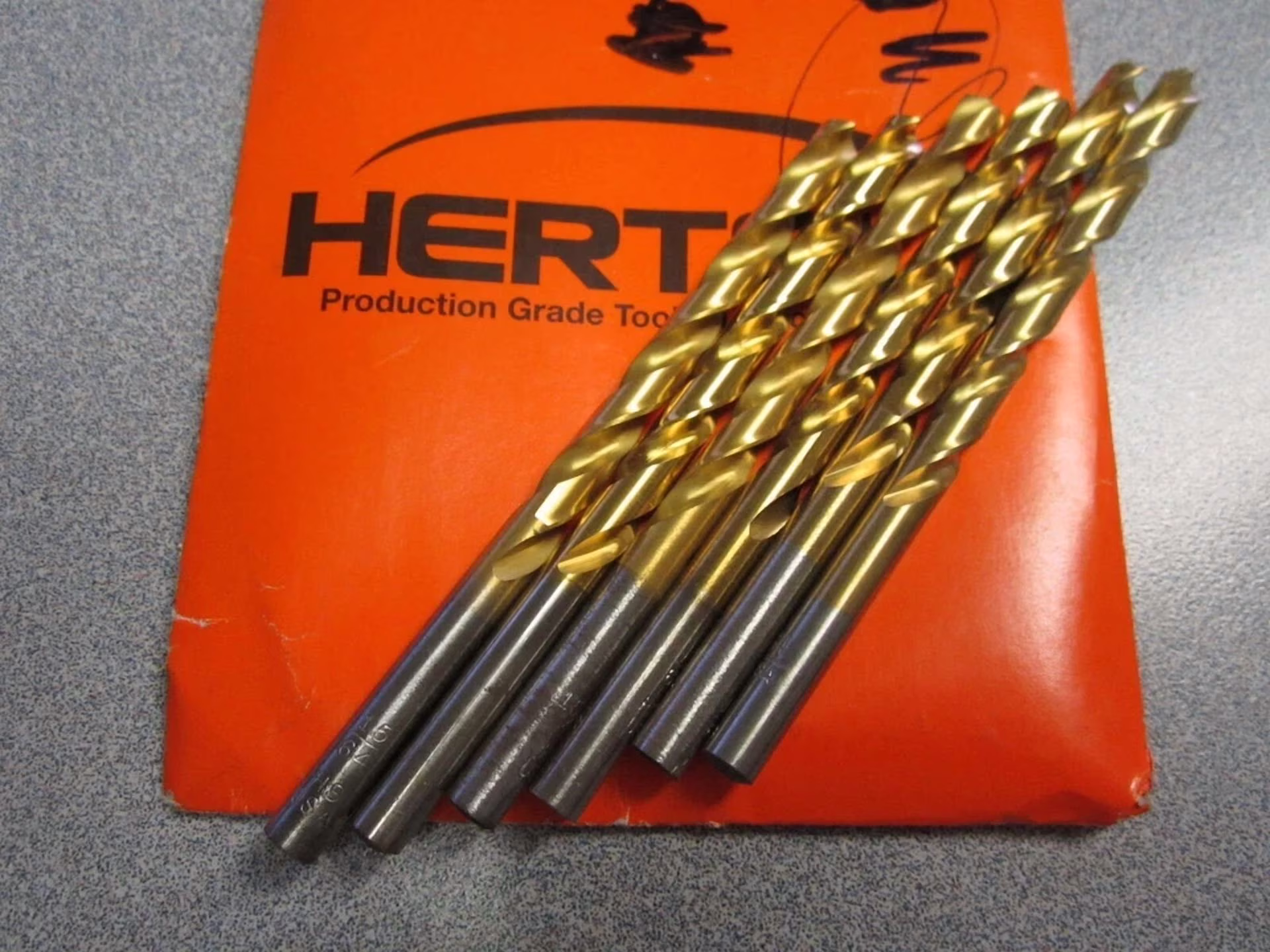 KLYNE - (6) Jobber Length Drill Bits 15/64 X 15/64 X 2-15/64 X 3-15/16" 118Deg Angle Tin