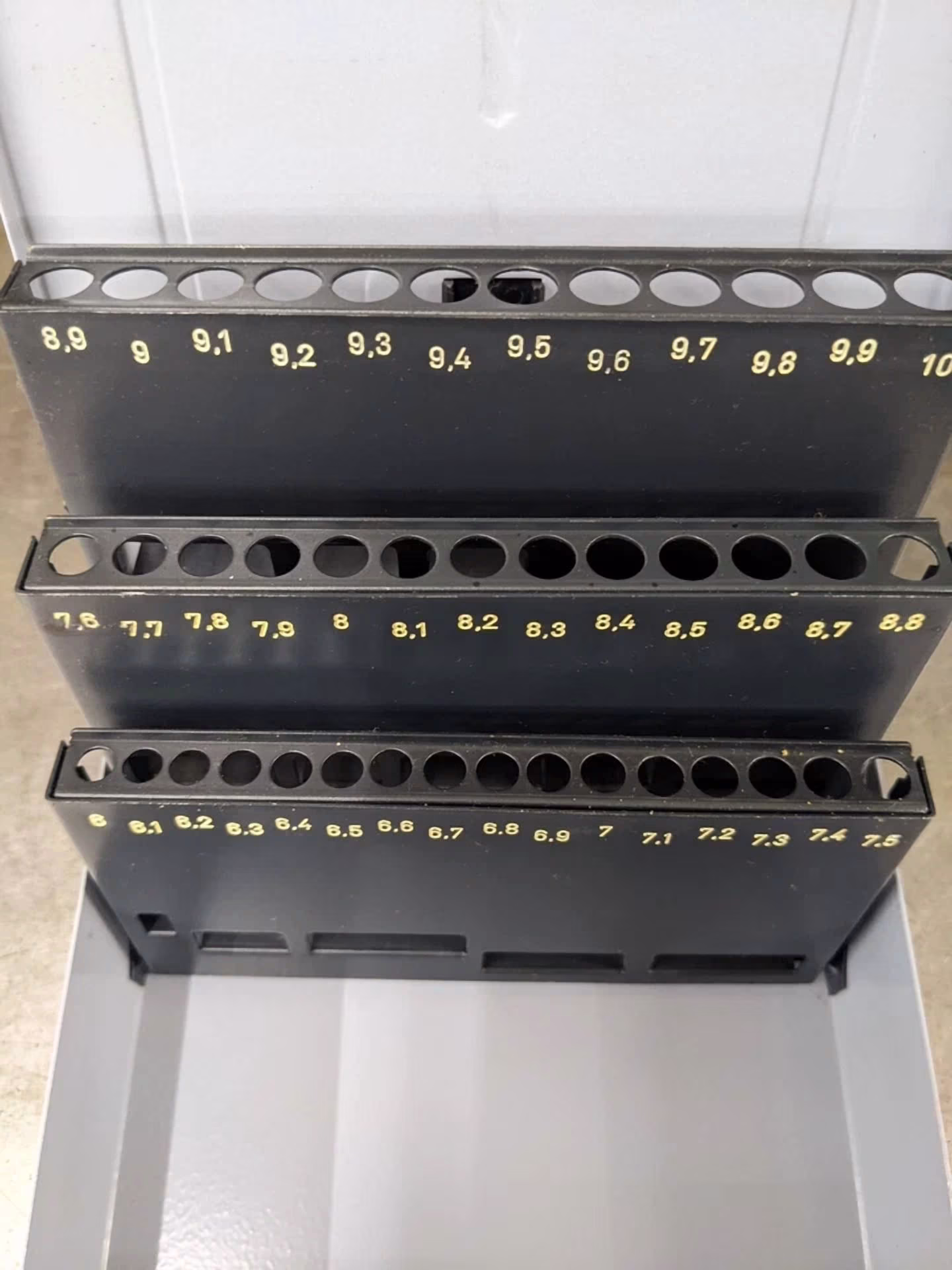 a33b0c245184e70a3f48a9180d2b67e67c85fb614691fcaaa8894c767cc8997f KLYNE - Metric Jobber Drill Index 6.0 To 10 Mm By .1Mm Drilbox Brand Usa & De Holder