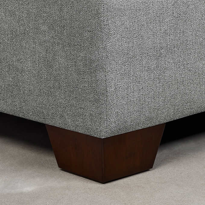 bc3a65f9f5b0228208b152977e3c3231746b9eb4f1606cacd359938d699a68cb Thomasville Miles Fabric Sectional with Storage Ottoman(Blue)