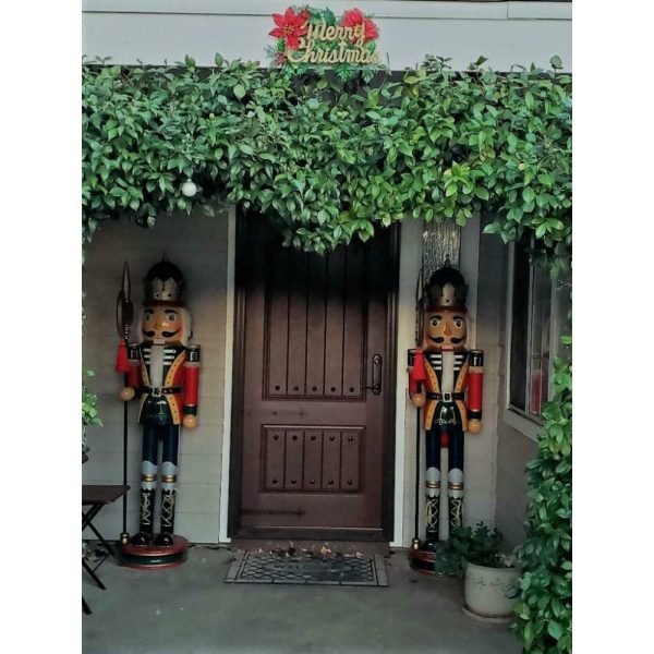 bfb85ee7f10b1a2c7506f1570c745420f13904478b52f97eaed3a0f0e845d997 72 6 ft tall wooden nutcracker pair vintage good condition