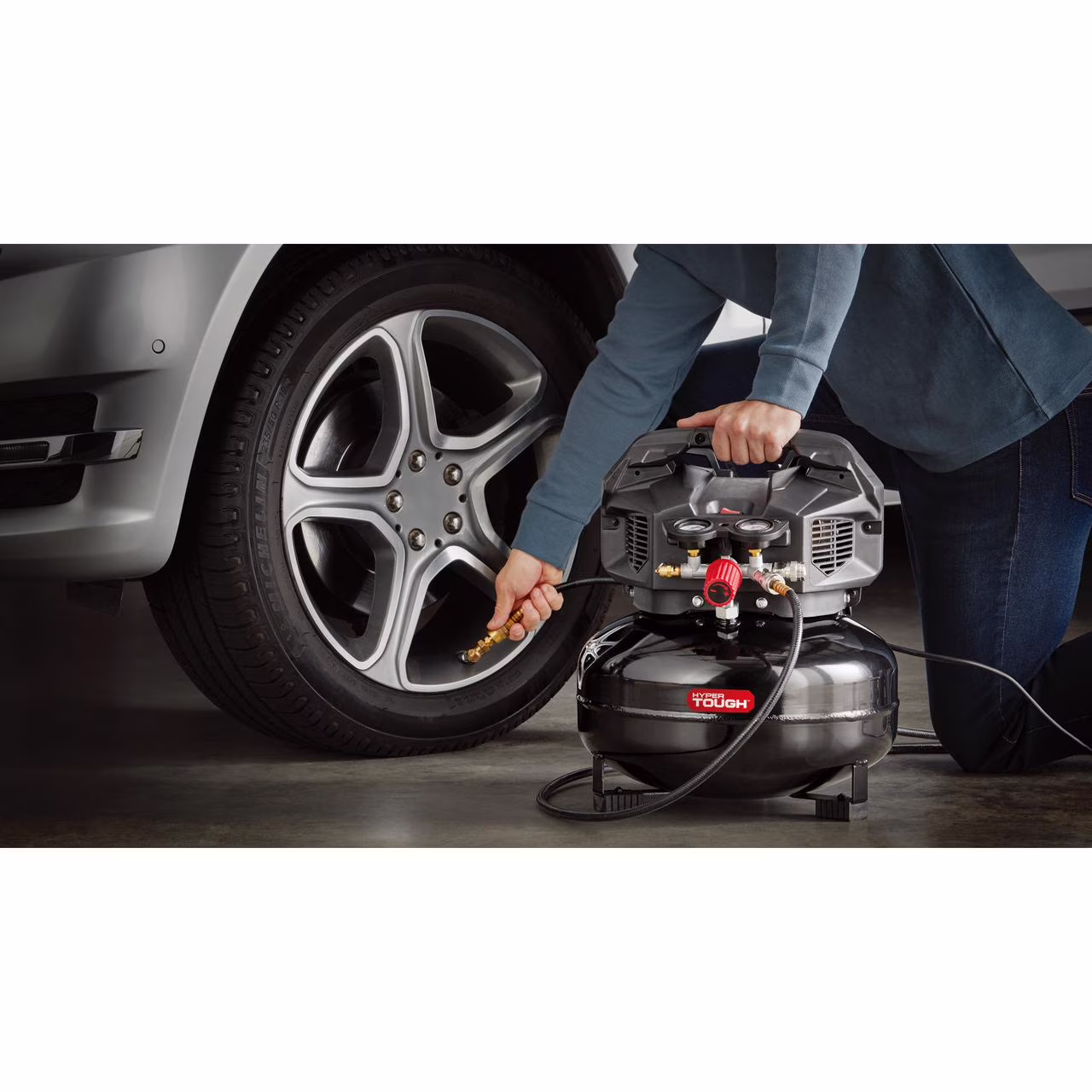 fdd6a7fb4ce4b4b4ac59e8847149362fd0ef411e40a4ae919ee36f6712a49c18 Hyper Tough Black 150 PSI Oil-Free Pancake Air Compressor 6 gal